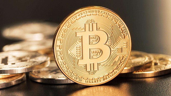 比特币一月内暴涨突破5万美元，巨头入局